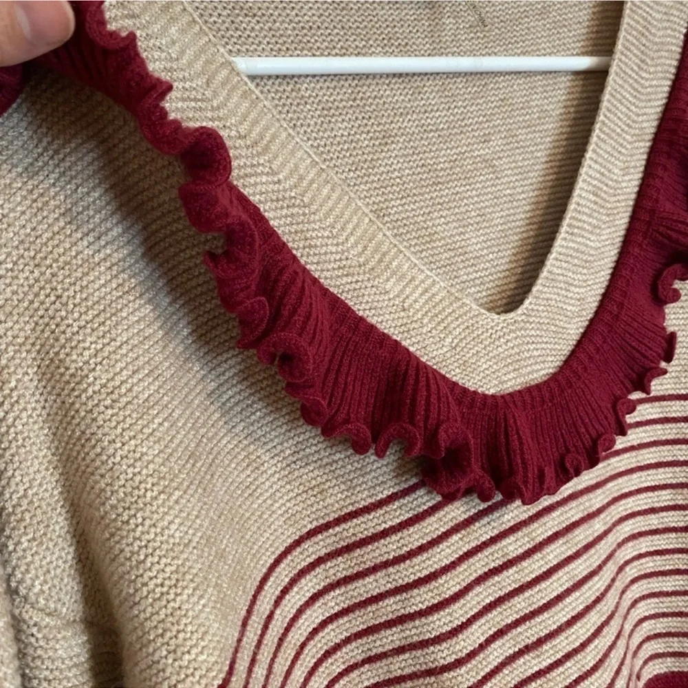 Entro Colorblock Ruffle V-Neck Sweater – Burgundy & Tan Striped Knit Size Small